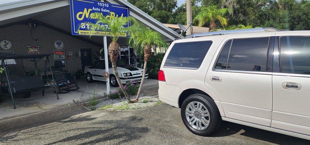 Used 2012 Lincoln Navigator 2WD image 10