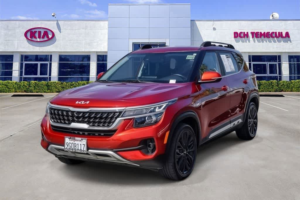 Used 2022 Kia Seltos Nightfall Edition image 3