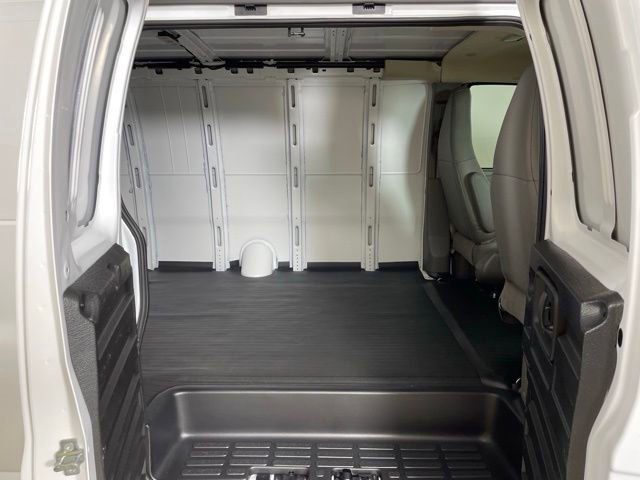 New 2025 Chevrolet Express 3500 w/ Driver Convenience Package image 30