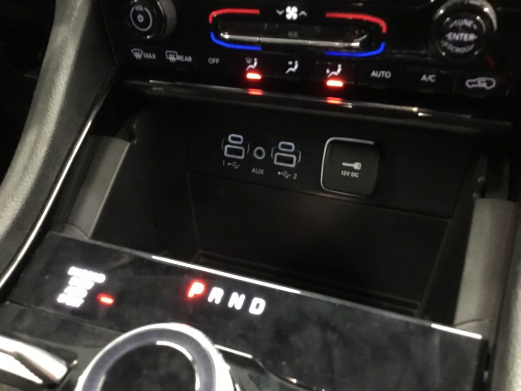 Used 2023 Jeep Grand Cherokee Limited image 25