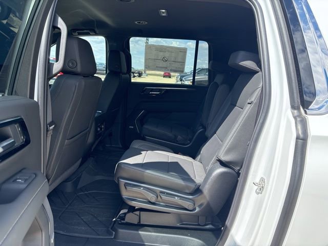 New 2026 Chevrolet Suburban LT w/ Comfort Package AWD/4WD image 13
