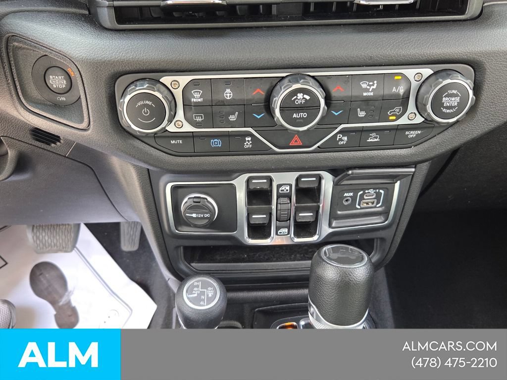 Used 2024 Jeep Wrangler Unlimited w/ Convenience Group AWD/4WD image 24