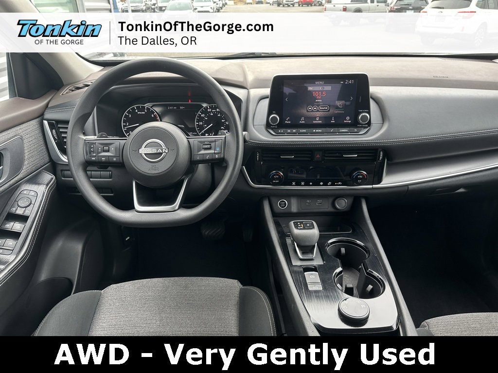 Used 2022 Nissan Rogue SV image 15