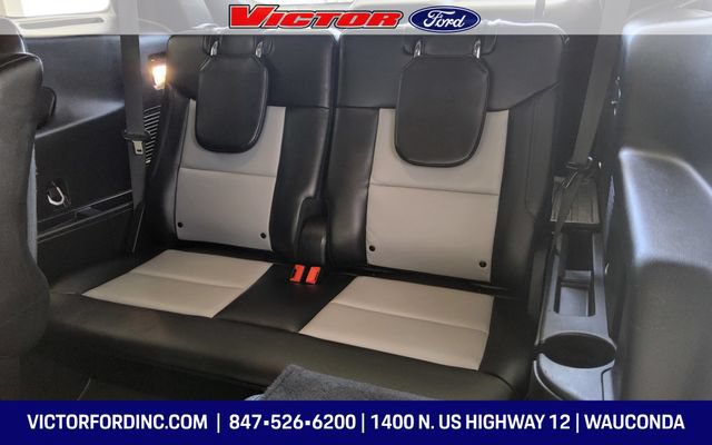 Used 2024 Ford Explorer XLT w/ Equipment Group 202A AWD/4WD image 10