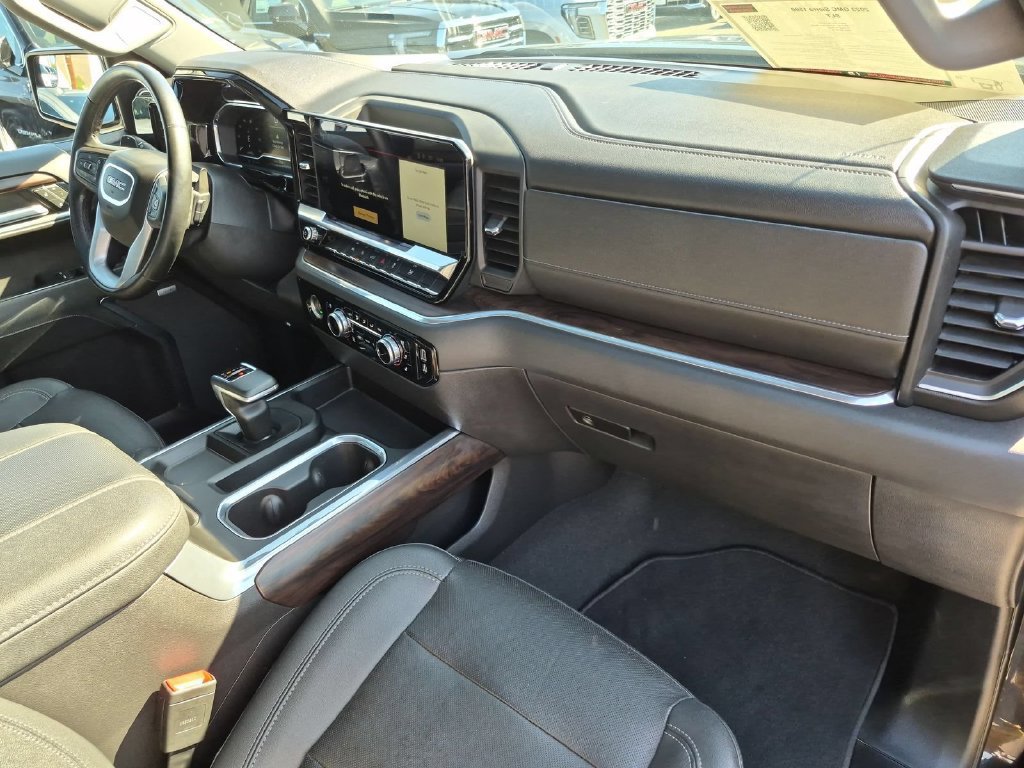 Used 2023 GMC Sierra 1500 SLT w/ SLT Premium Package AWD/4WD image 22