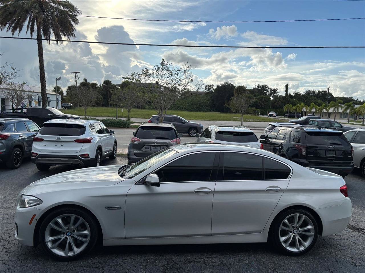Used 2014 BMW 535i xDrive Sedan AWD/4WD image 2
