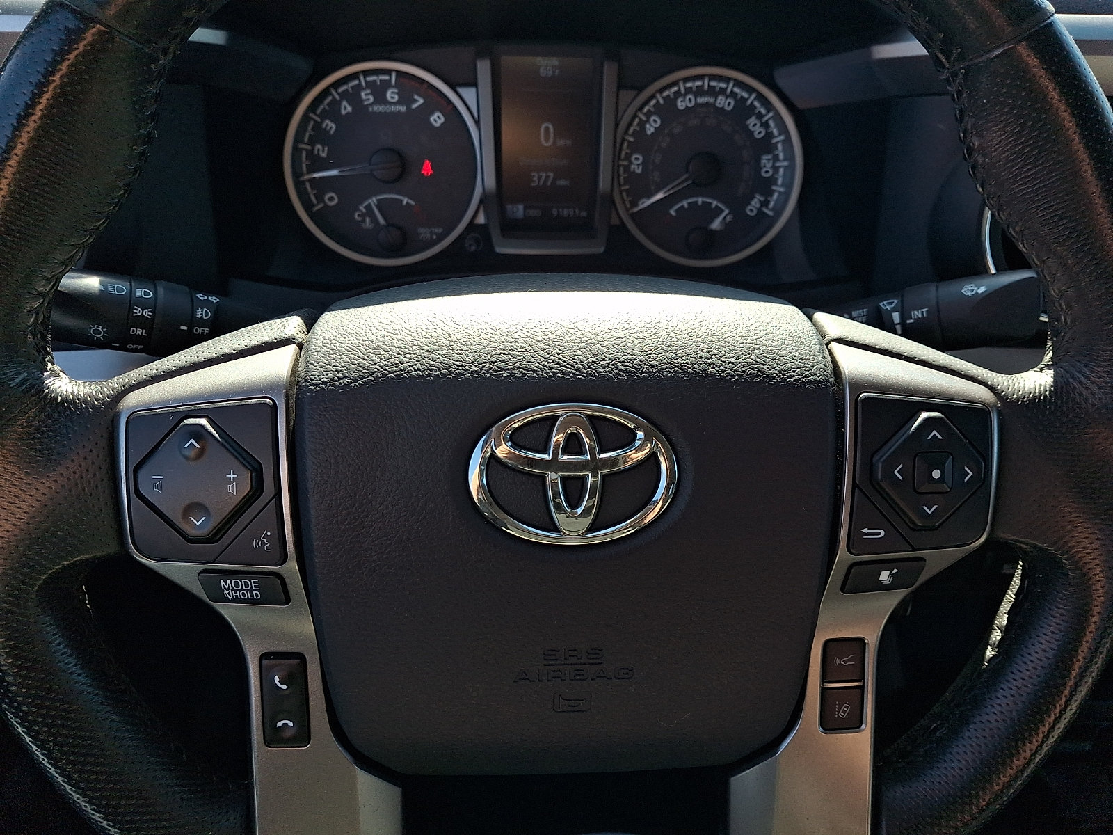 Used 2018 Toyota Tacoma SR5 AWD/4WD image 19