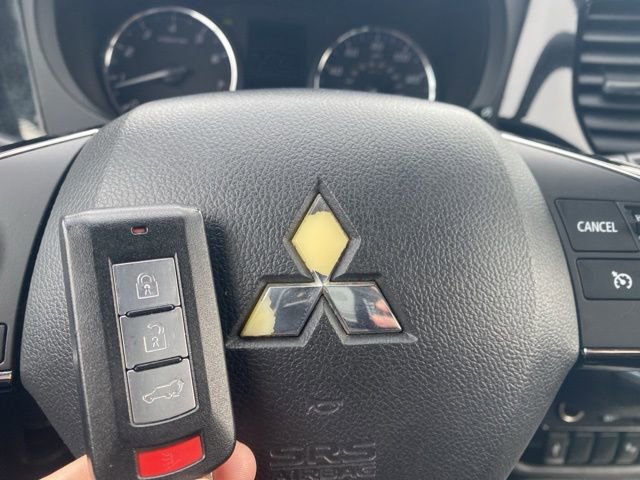 Used 2020 Mitsubishi Outlander SEL image 41