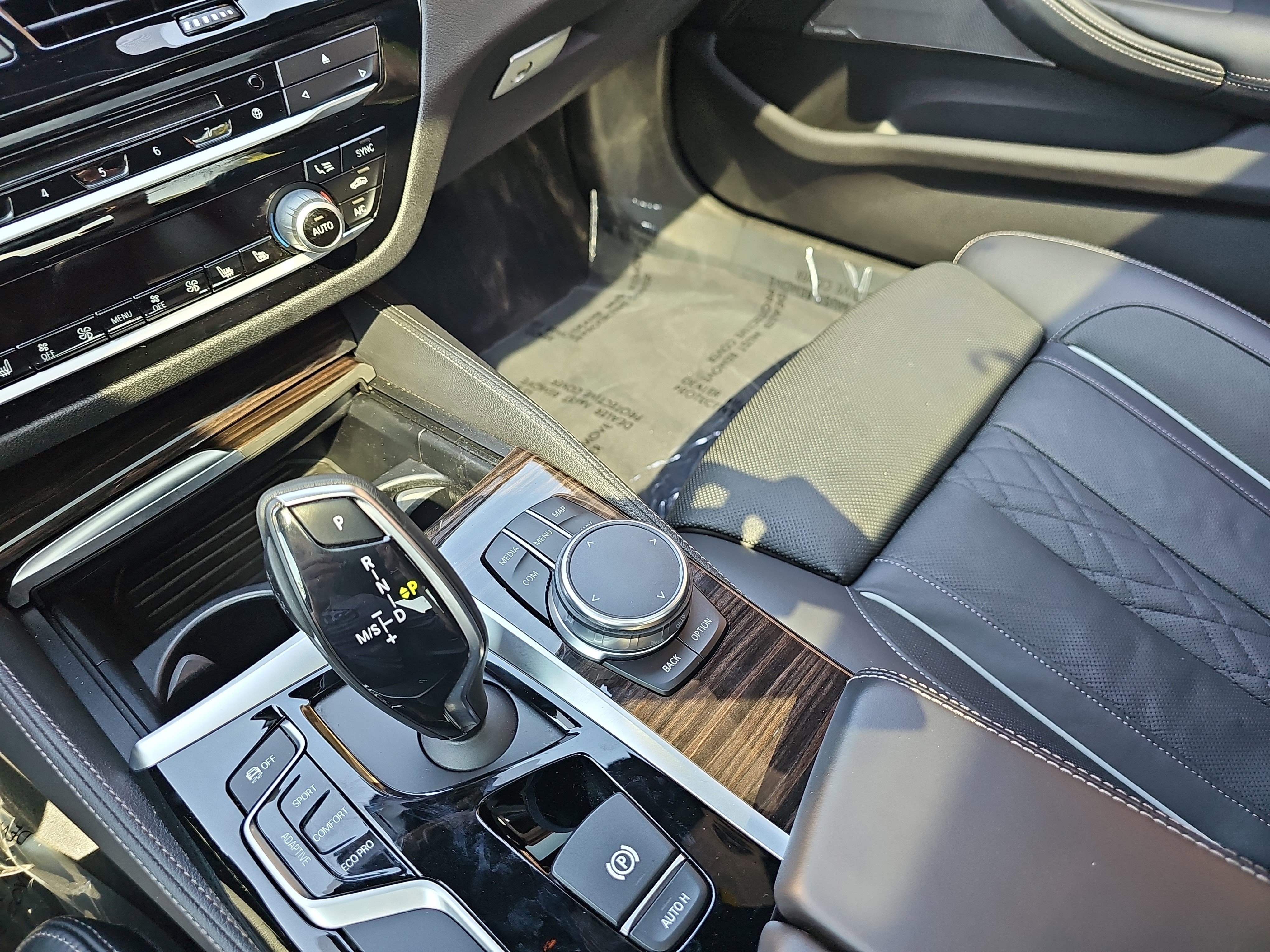 Used 2018 BMW M550i xDrive w/ Driving Assistance Package image 26