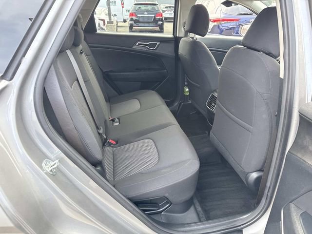 Used 2023 Kia Sportage LX image 8