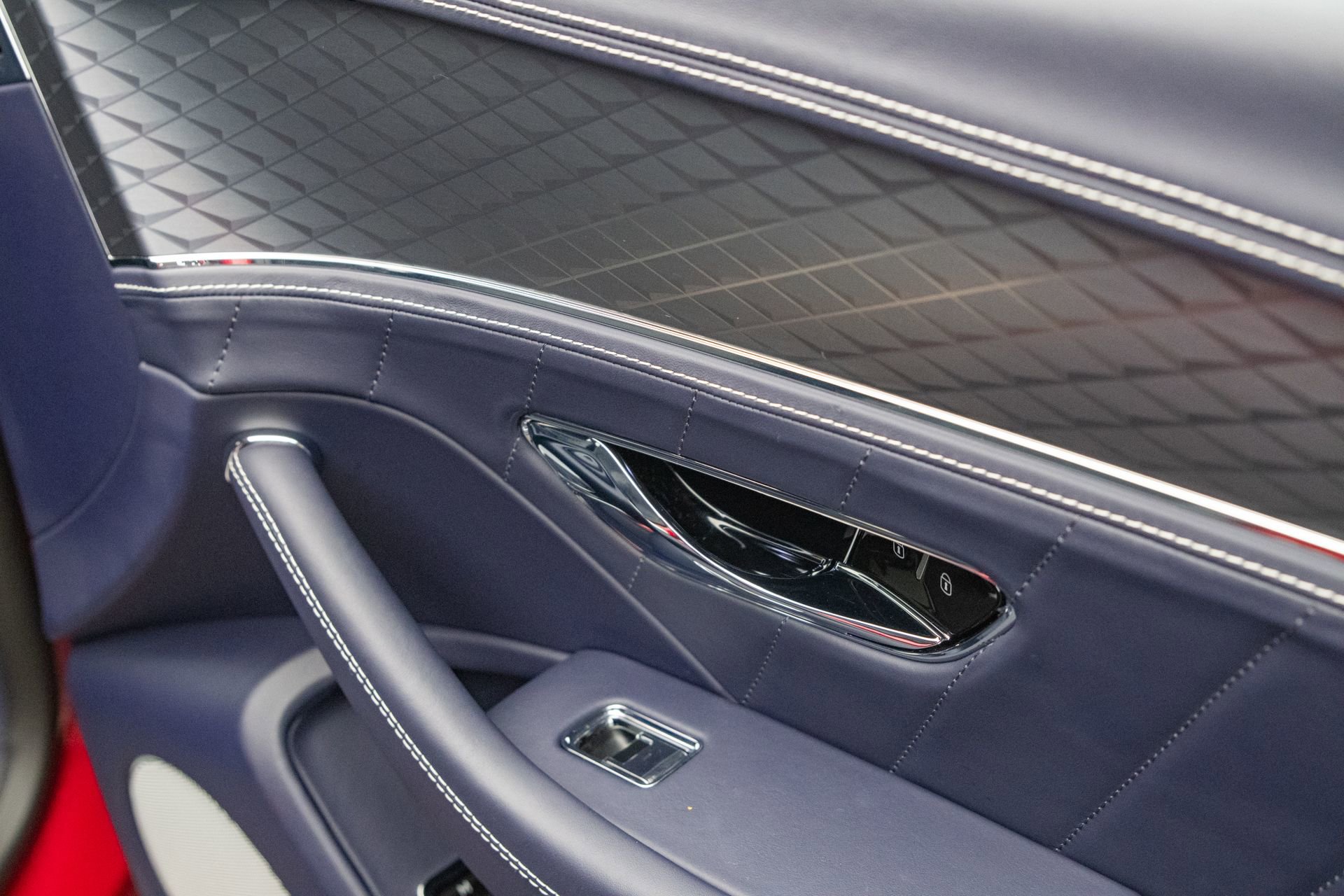 Used 2024 Bentley Flying Spur S V8 AWD/4WD image 29