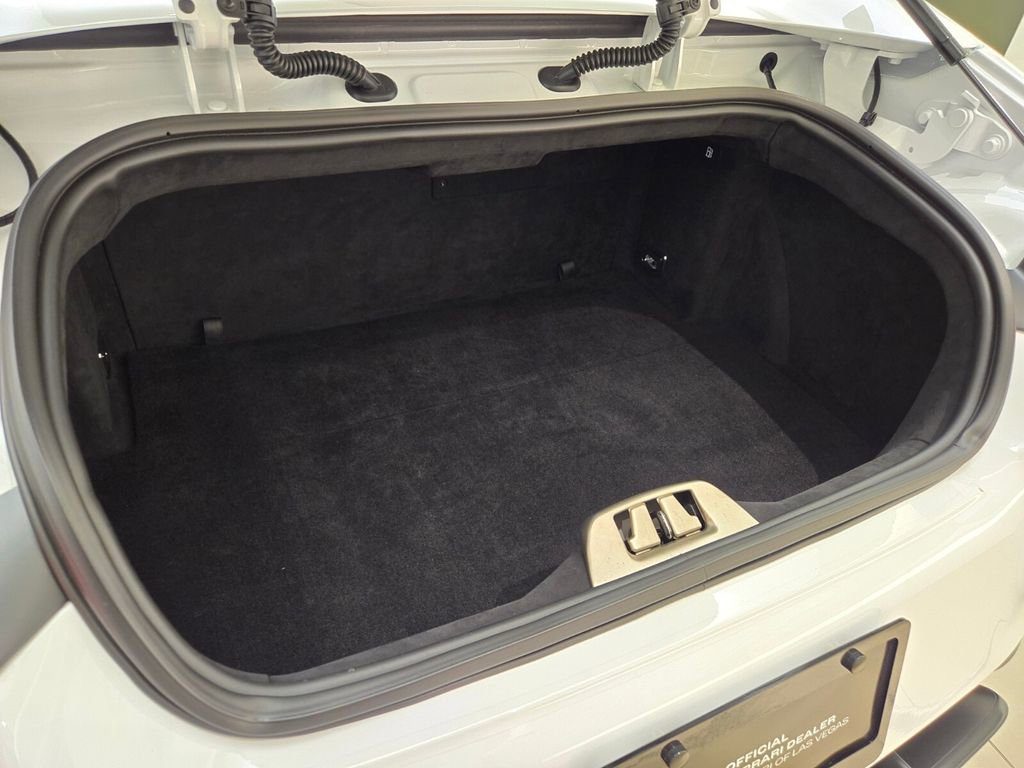 Used 2022 Ferrari 812 GTS image 21