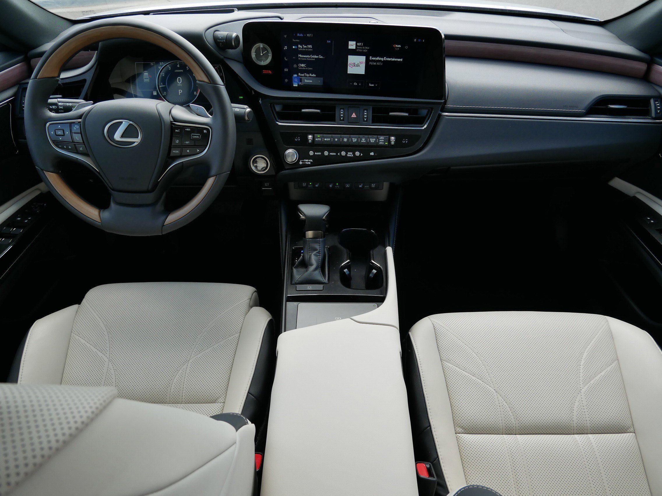 Used 2025 Lexus ES 350 Ultra Luxury image 8