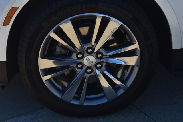 Used 2025 Cadillac XT5 Premium Luxury image 11