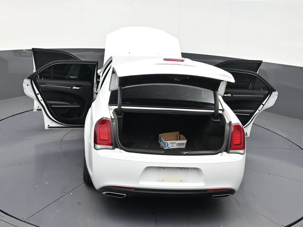 Used 2020 Chrysler 300 S RWD image 32