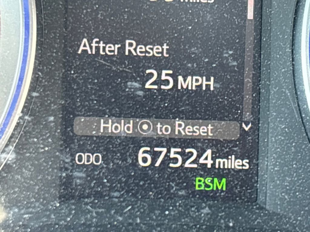 Used 2019 Toyota Highlander XLE image 25