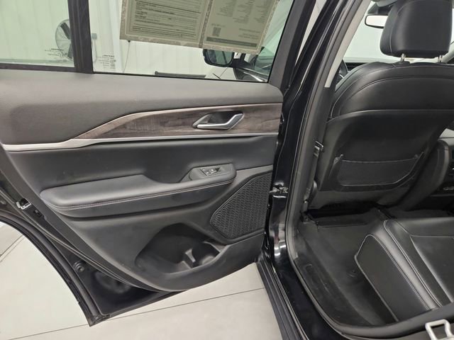 Used 2024 Jeep Grand Cherokee Limited RWD image 29