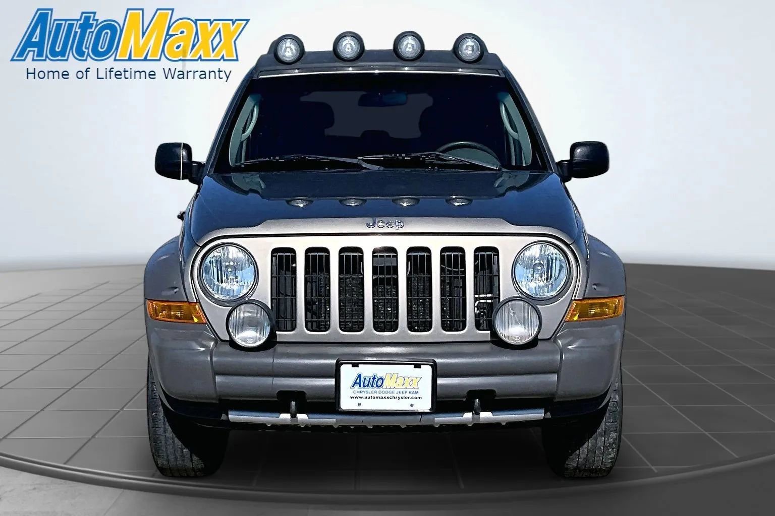 Used 2005 Jeep Liberty Renegade AWD/4WD image 2