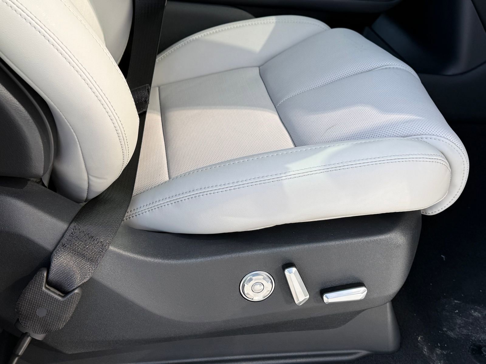 New 2026 Lincoln Navigator Reserve w/ Jet Appearance Package image 9