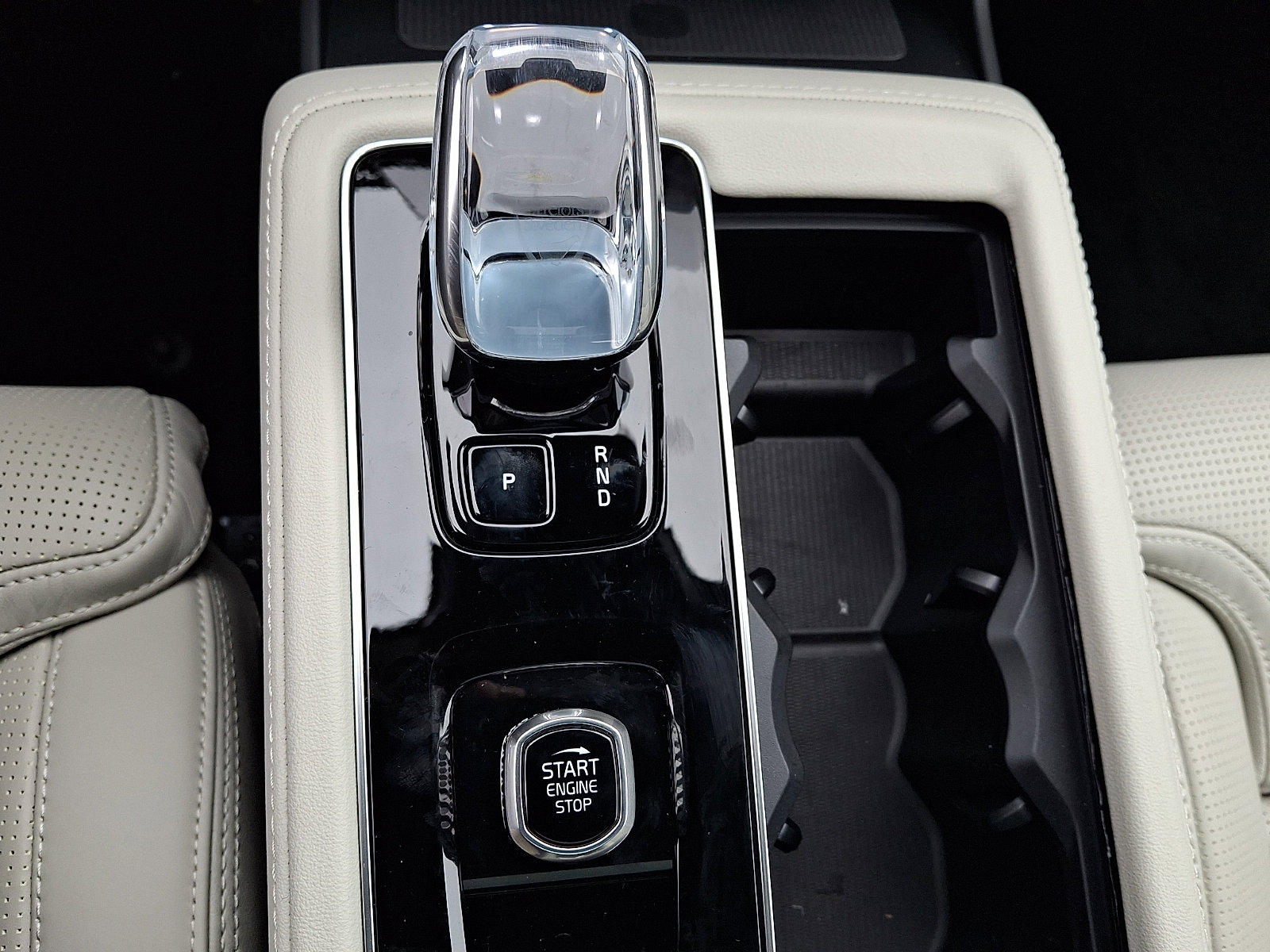 New 2026 Volvo XC90 T8 Ultra w/ Protection Package Premier image 10