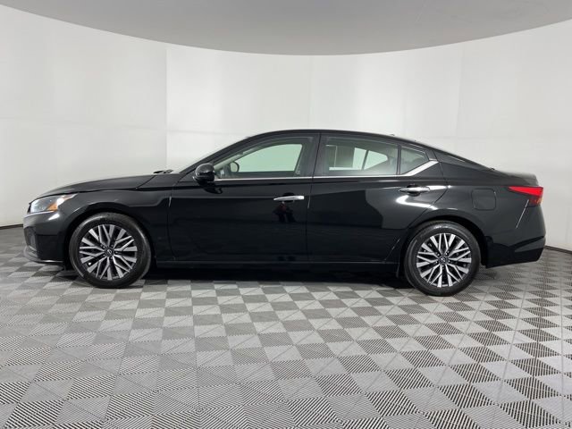 Used 2023 Nissan Altima 2.5 SV image 6