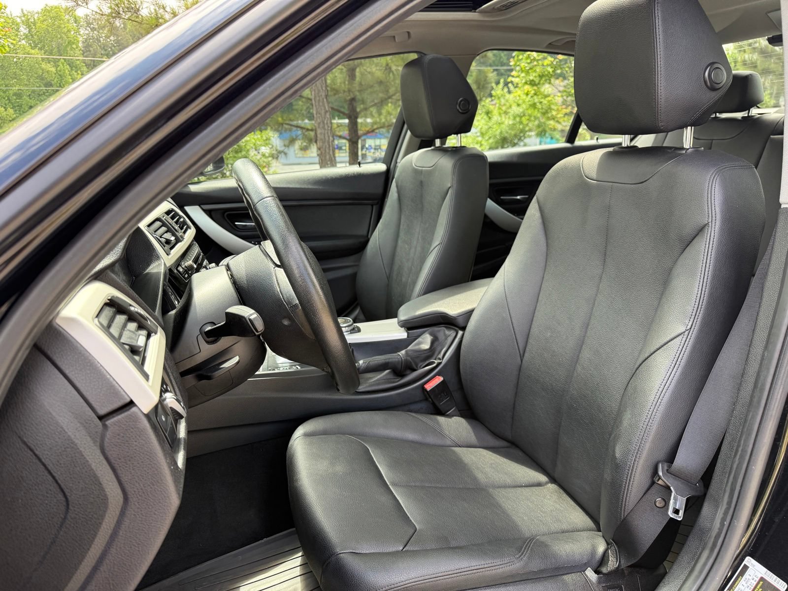 Used 2016 BMW 320i Sedan RWD image 34