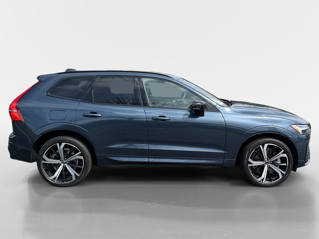 Used 2024 Volvo XC60 T8 Ultimate w/ Protection Package Premier AWD/4WD image 3