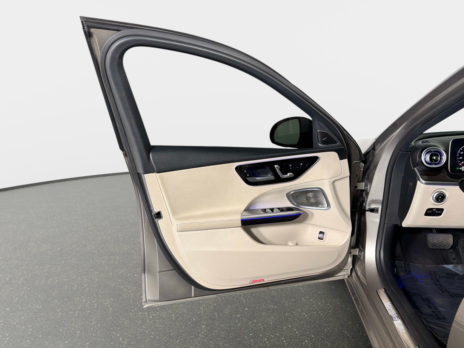 Used 2022 Mercedes-Benz C 300 Sedan image 35