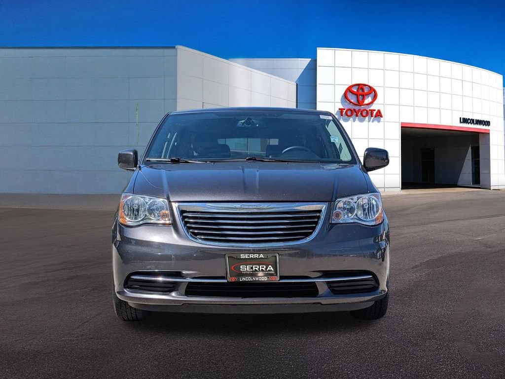 Used 2015 Chrysler Town & Country LX FWD image 8