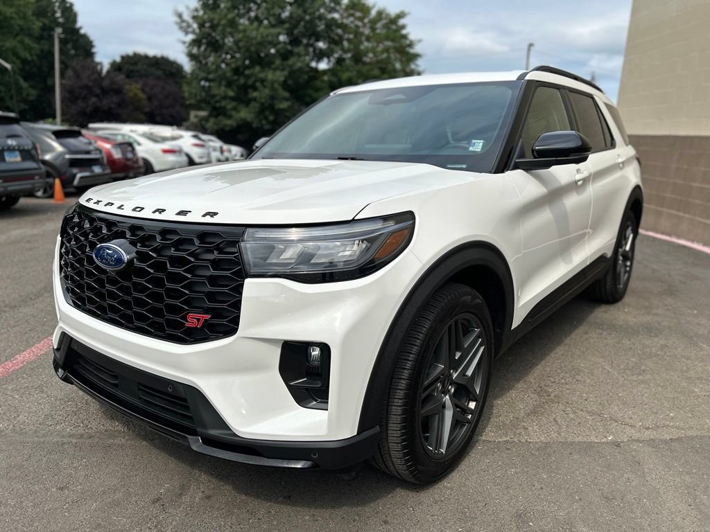 Used 2025 Ford Explorer ST AWD/4WD image 9