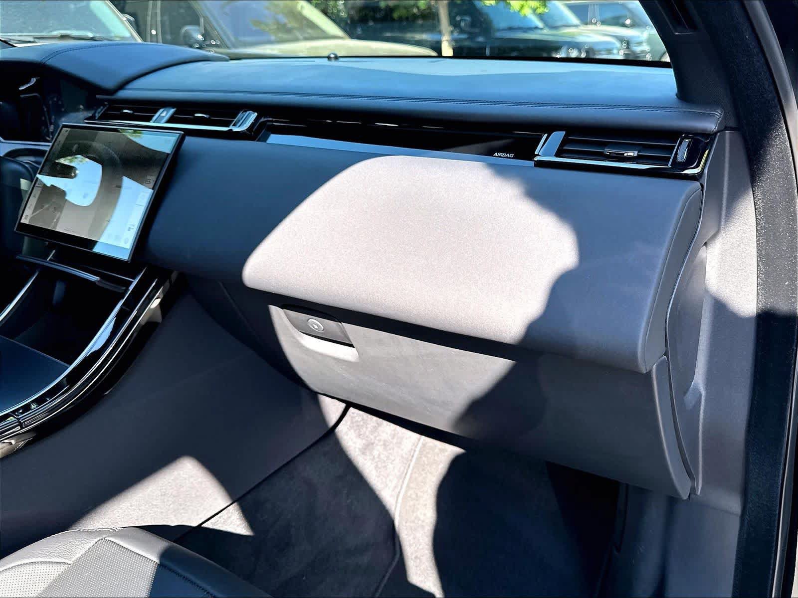 Used 2026 Land Rover Range Rover Velar Dynamic SE AWD/4WD image 19