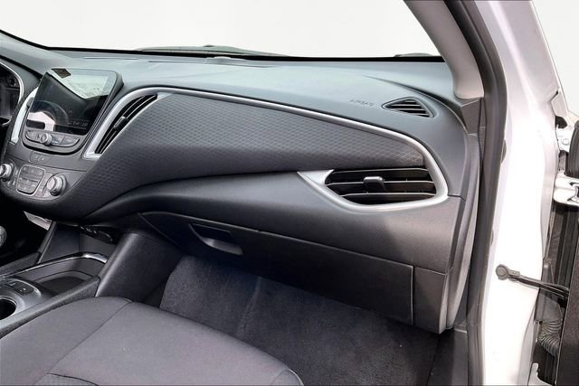 Used 2024 Chevrolet Malibu LT image 18