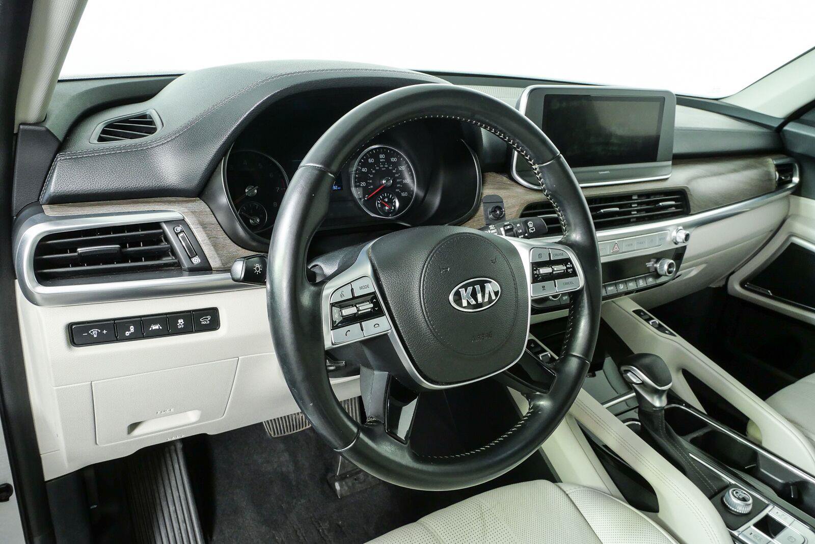 Used 2020 Kia Telluride EX w/ EX Premium Package FWD image 4