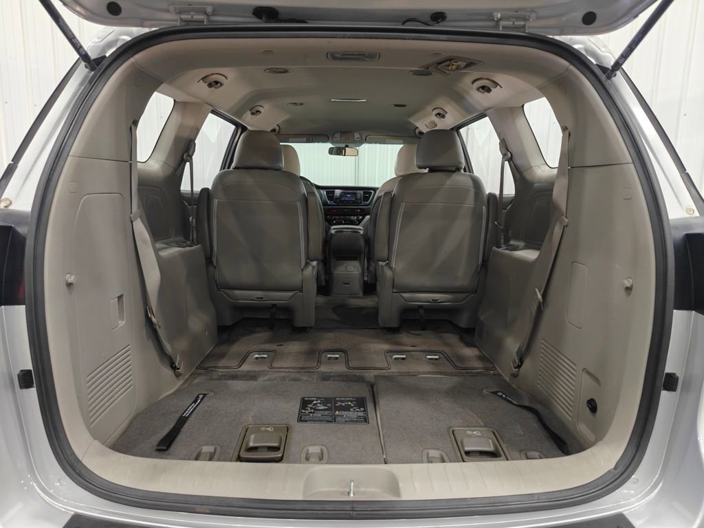 Used 2018 Kia Sedona L FWD image 33