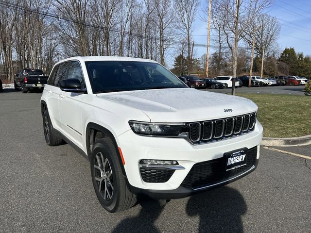 Certified 2023 Jeep Grand Cherokee Limited AWD/4WD image 2