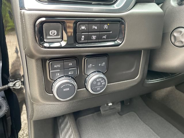 Certified 2025 GMC Yukon Denali AWD/4WD image 29