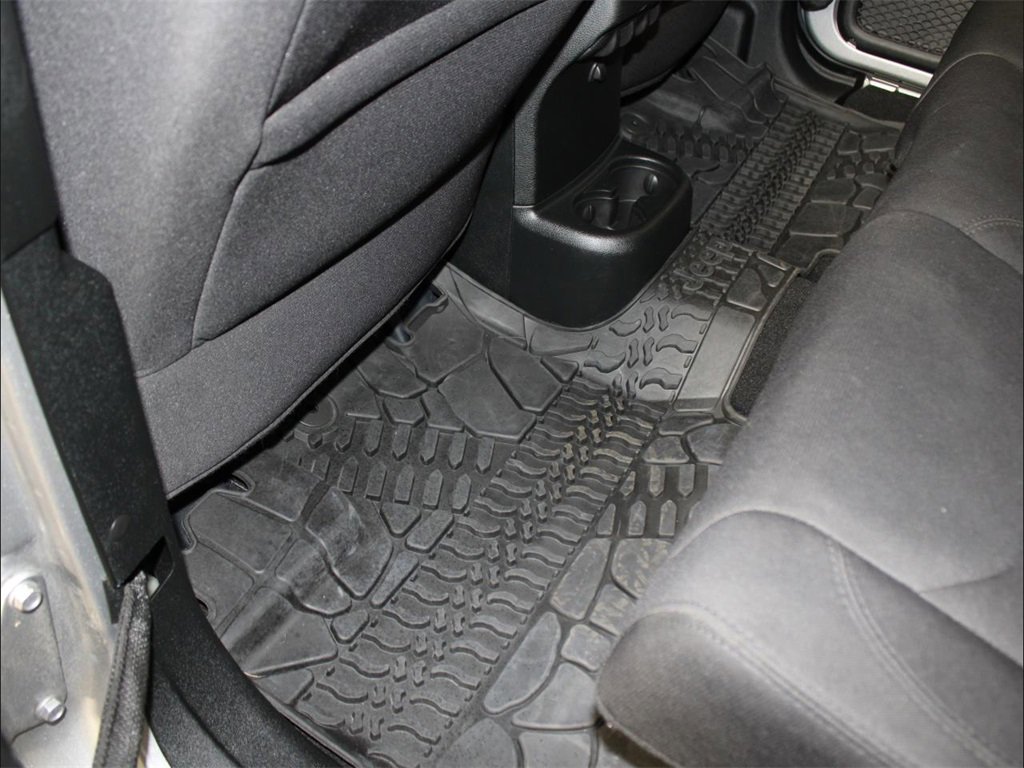 Used 2018 Jeep Wrangler Unlimited Sport S image 25