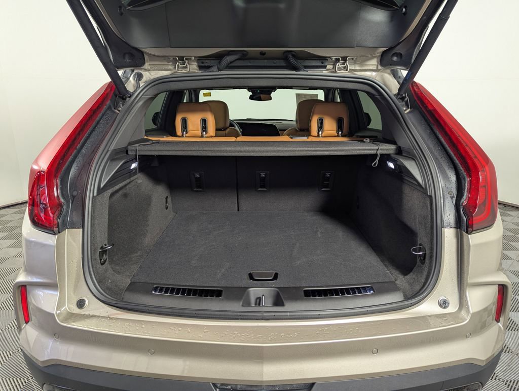 Used 2025 Cadillac XT4 Premium Luxury image 23