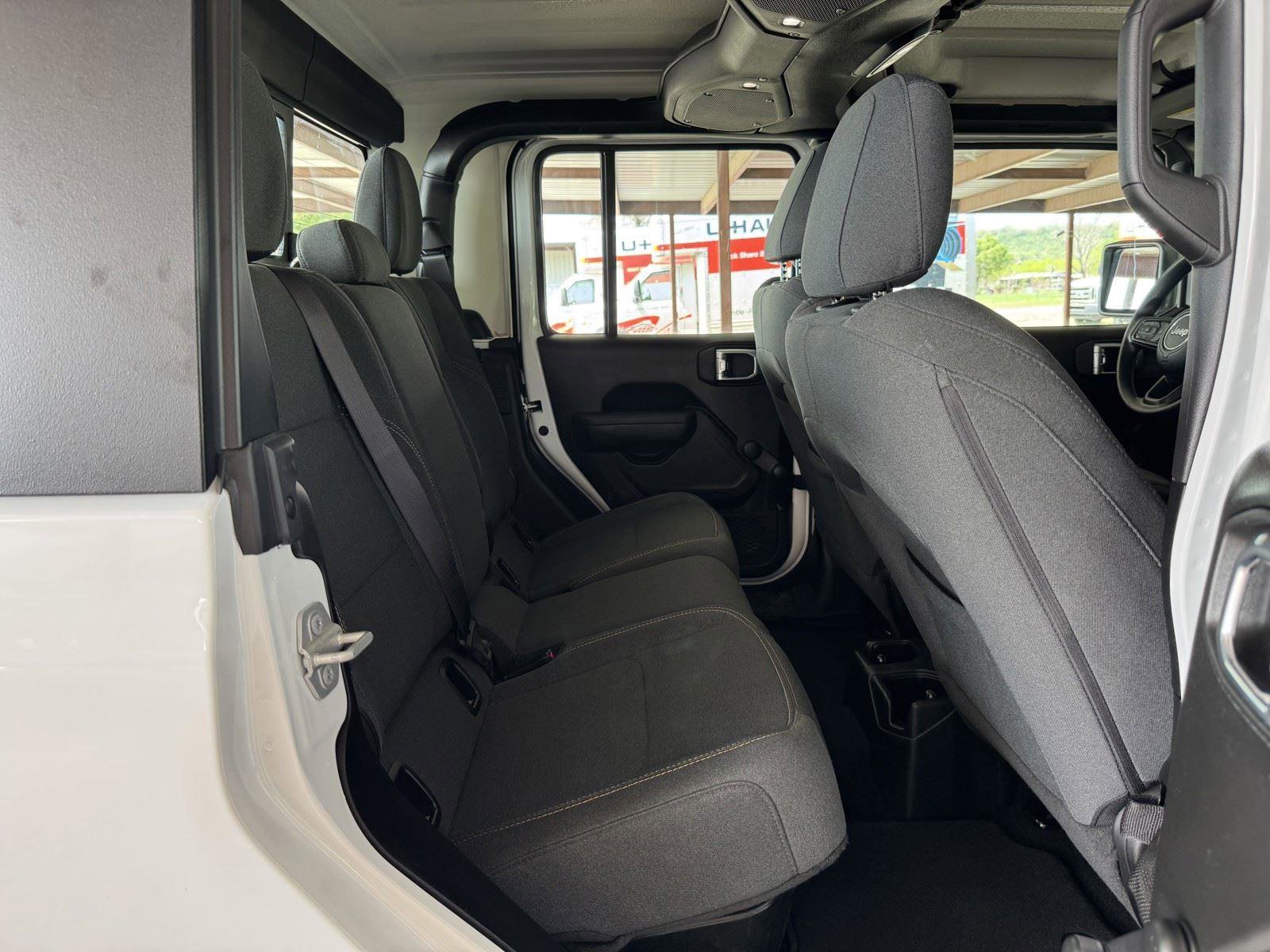 Used 2024 Jeep Gladiator Sport AWD/4WD image 32