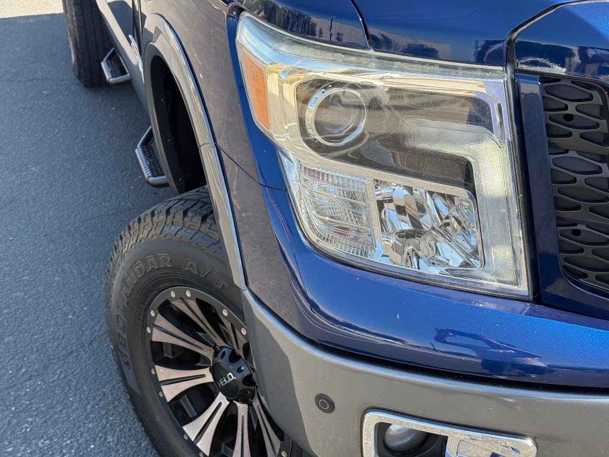 Used 2017 Nissan Titan PRO-4X w/ Pro-4x Convenience Package AWD/4WD image 3