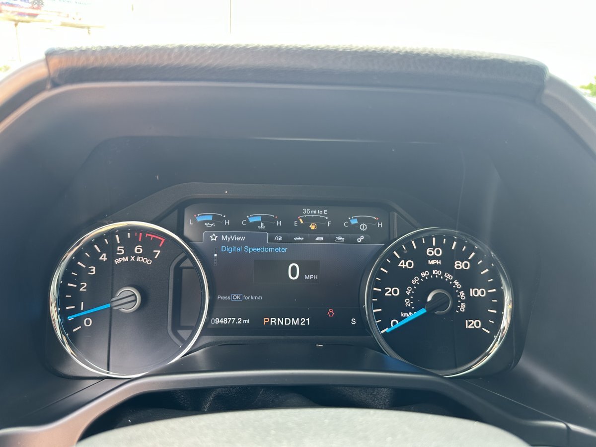 Used 2016 Ford F150 Platinum w/ Equipment Group 701A Luxury AWD/4WD image 41