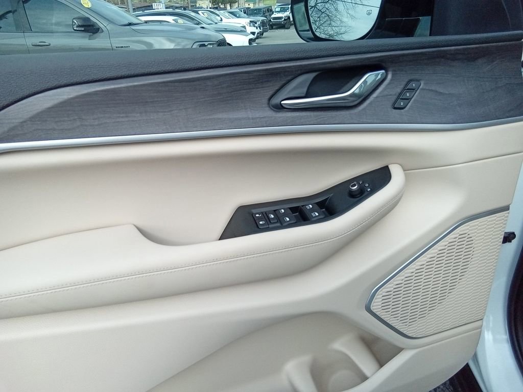 New 2026 Jeep Grand Cherokee Limited w/ Limited Altitude Package image 12