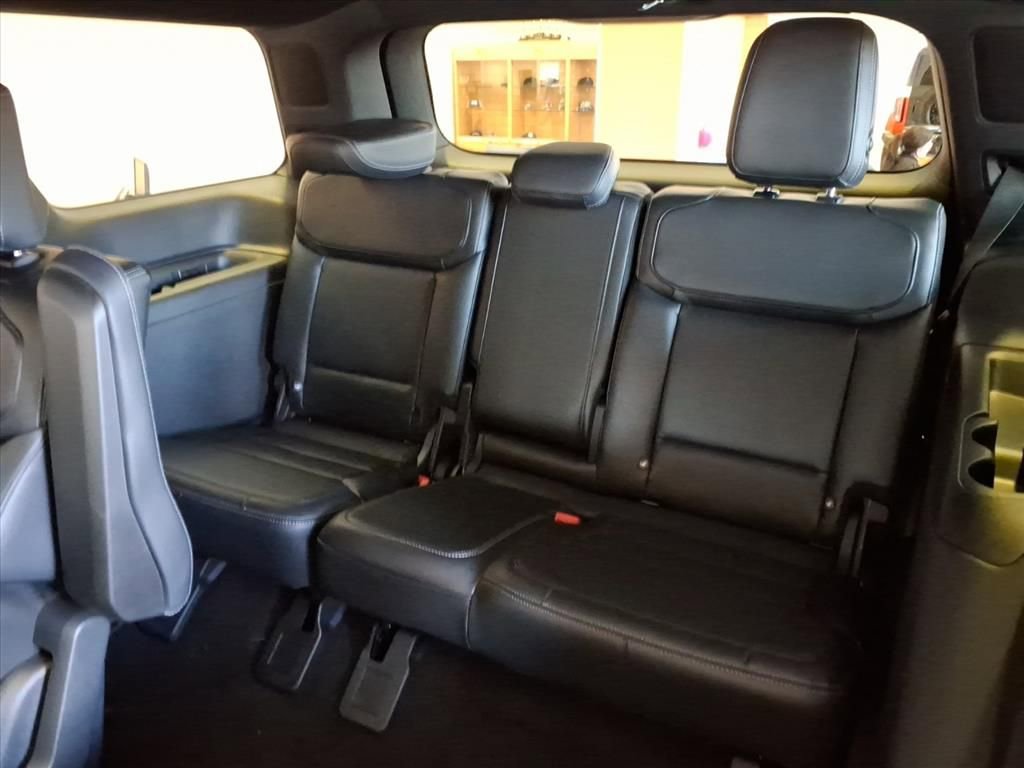 New 2025 Ford Expedition Platinum w/ Stealth Performance Package image 8