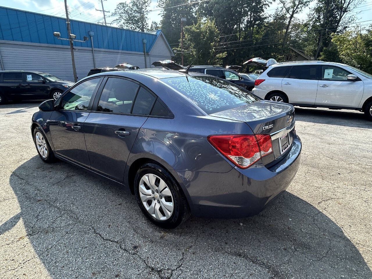 Used 2013 Chevrolet Cruze LS FWD image 10