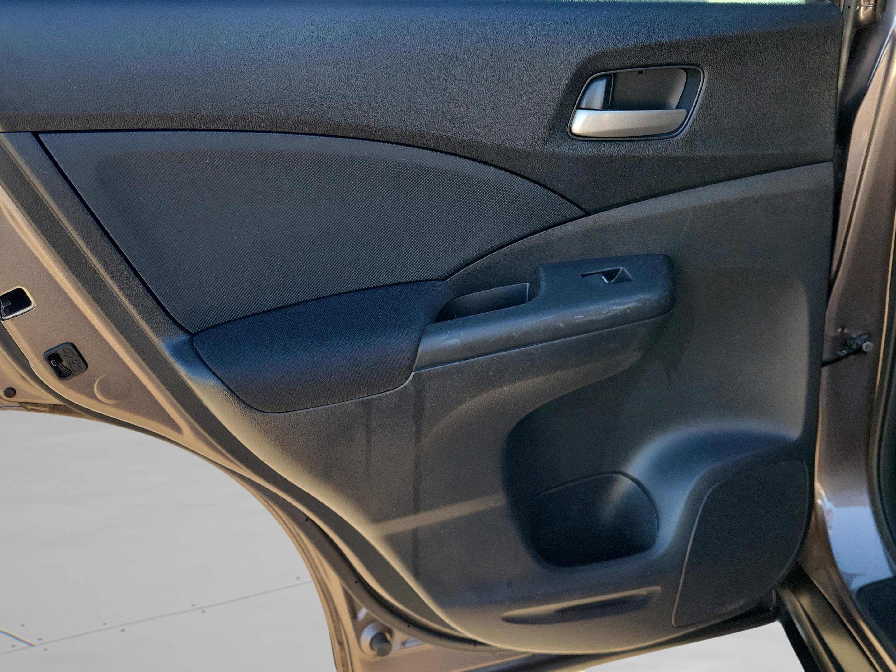 Used 2015 Honda CR-V LX image 8