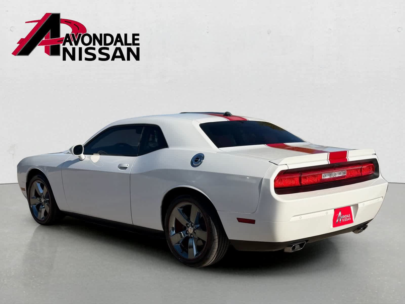 Used 2014 Dodge Challenger SXT RWD image 4