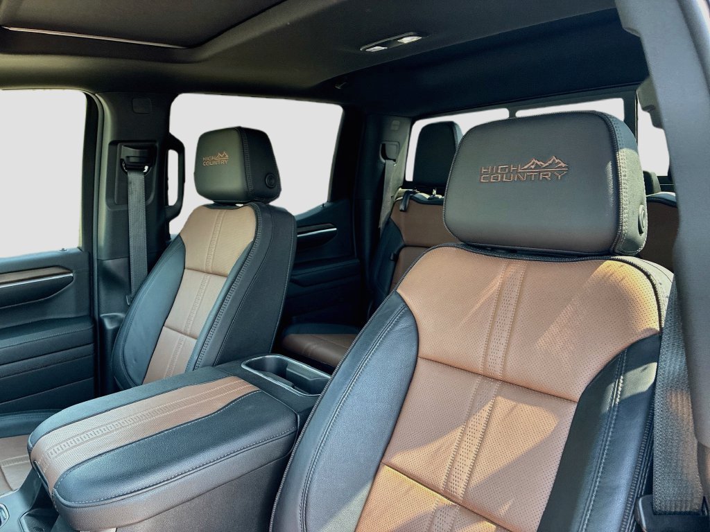Used 2025 Chevrolet Silverado 1500 High Country w/ High Country Premium Package AWD/4WD image 21