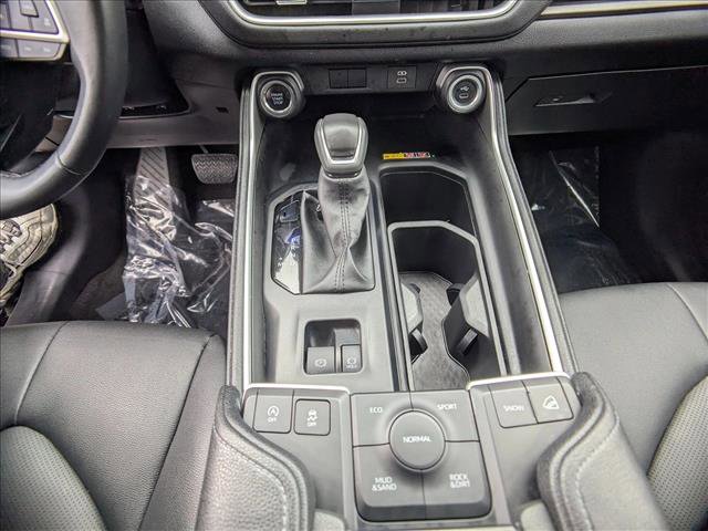 Used 2025 Toyota Grand Highlander AWD image 12