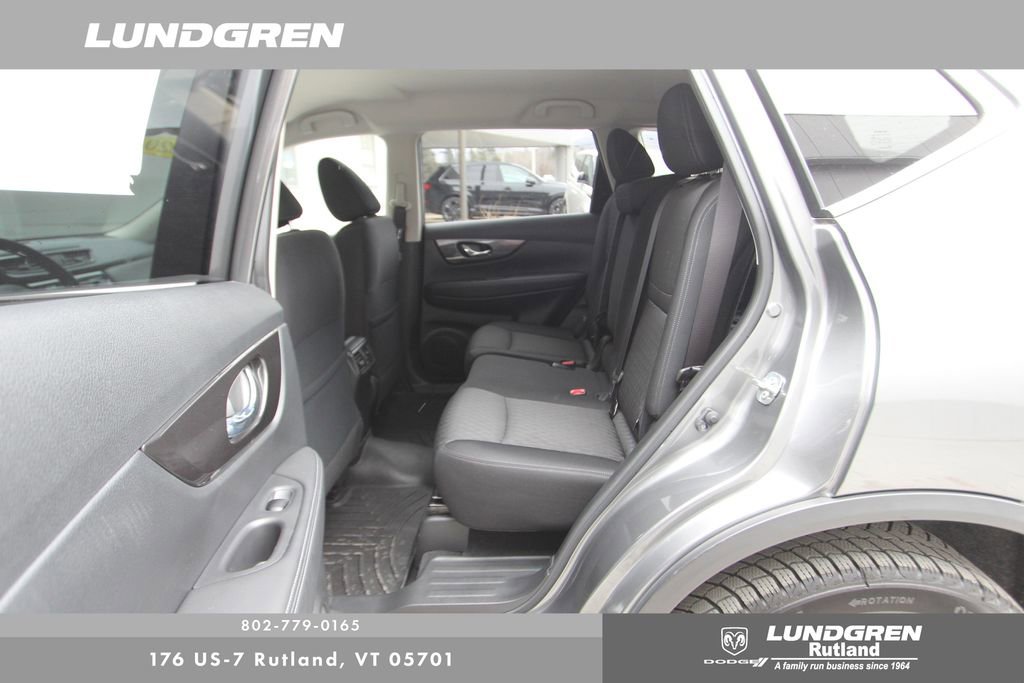 Used 2020 Nissan Rogue SV image 33