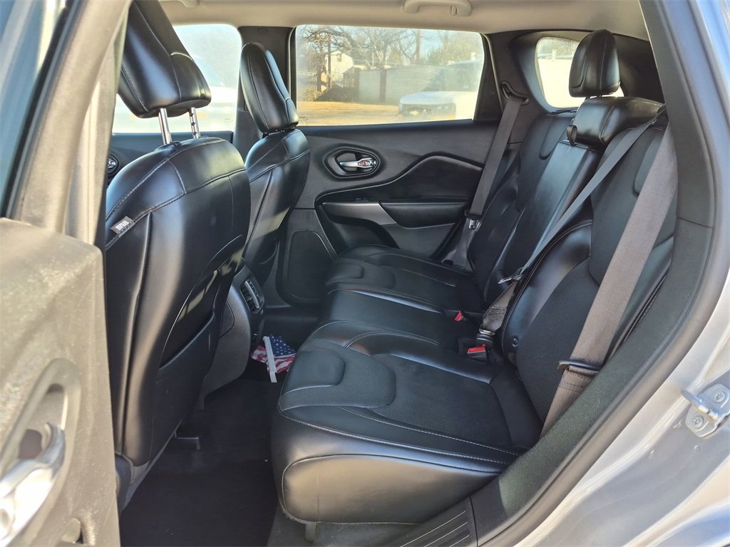 Used 2019 Jeep Cherokee Limited image 21